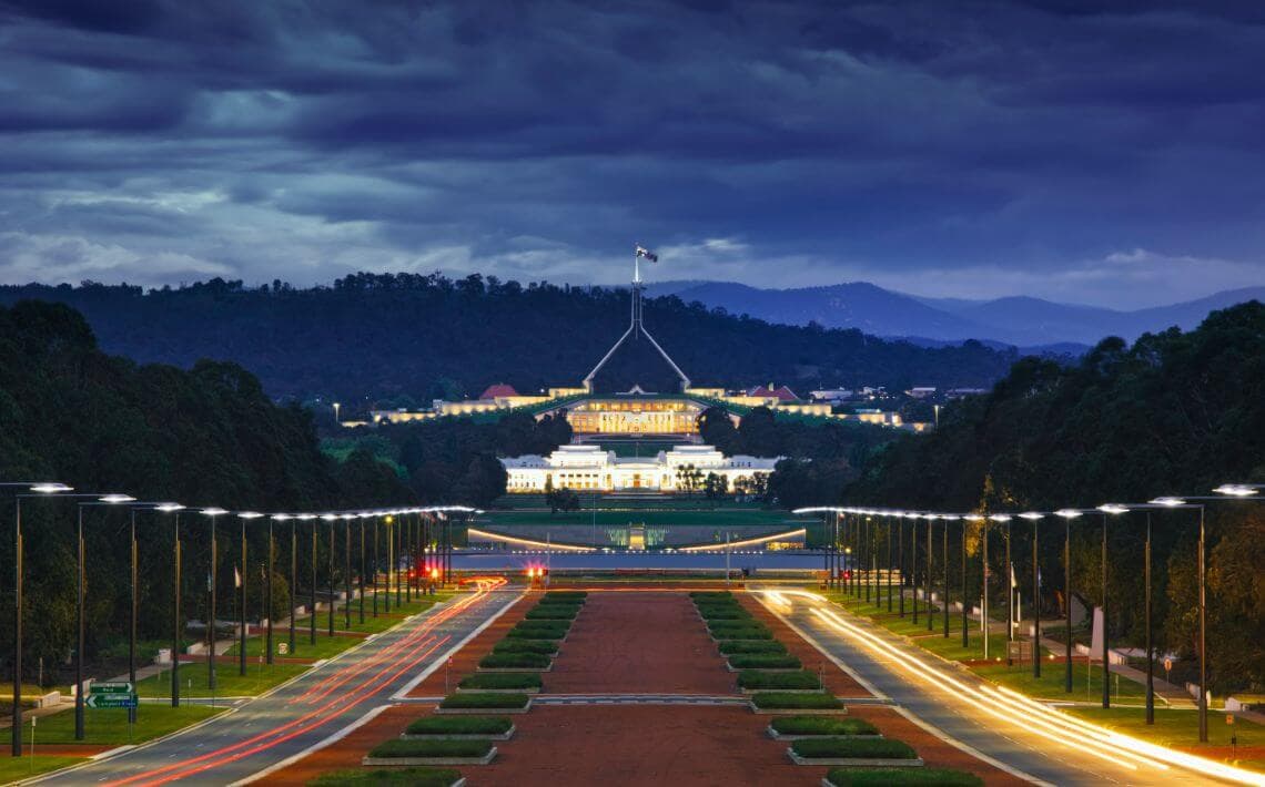 Canberra Airport to Lyneham