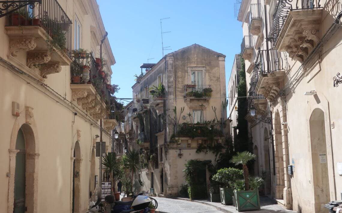 Catania Airport to Avola