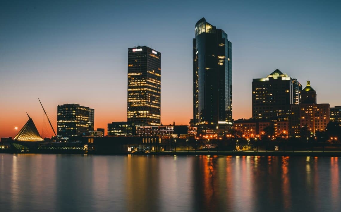 Chicago Airport to Milwaukee