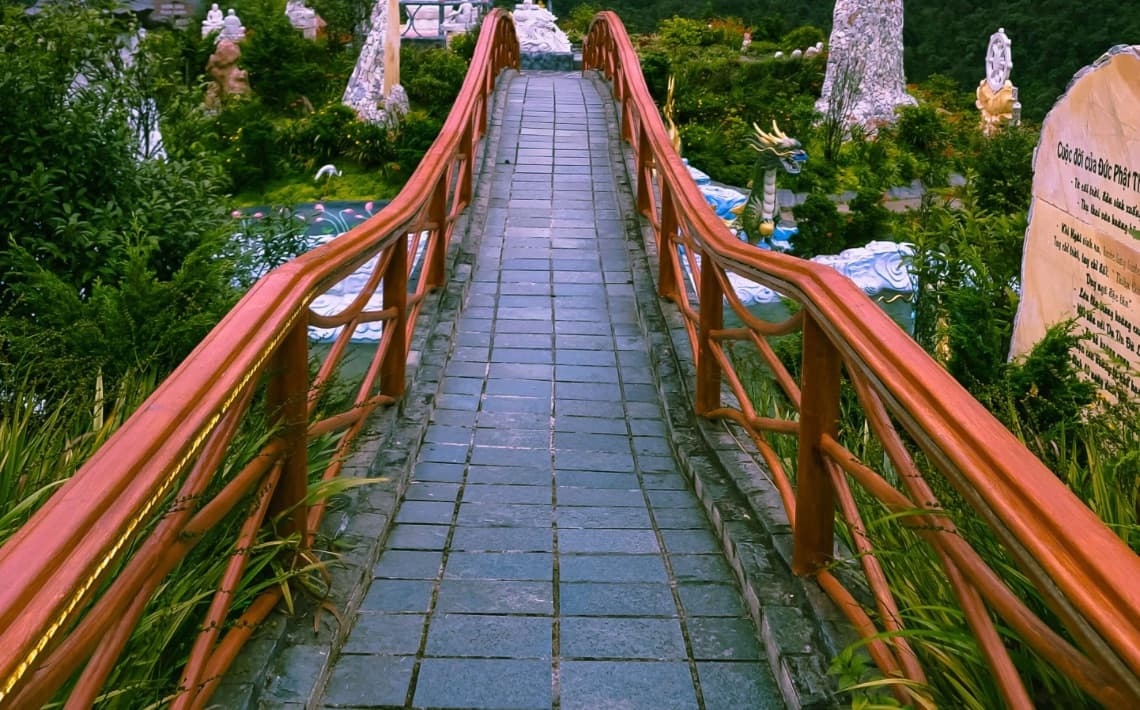 Hanoi Airport to Sapa