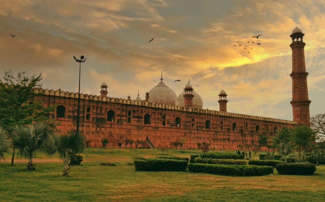 Lahore Airport to City Centre