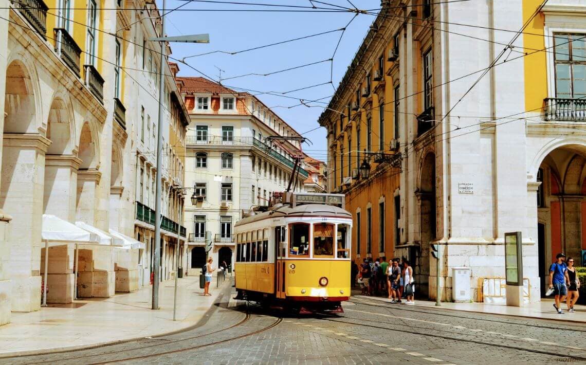 Lisbon Airport to Nazare