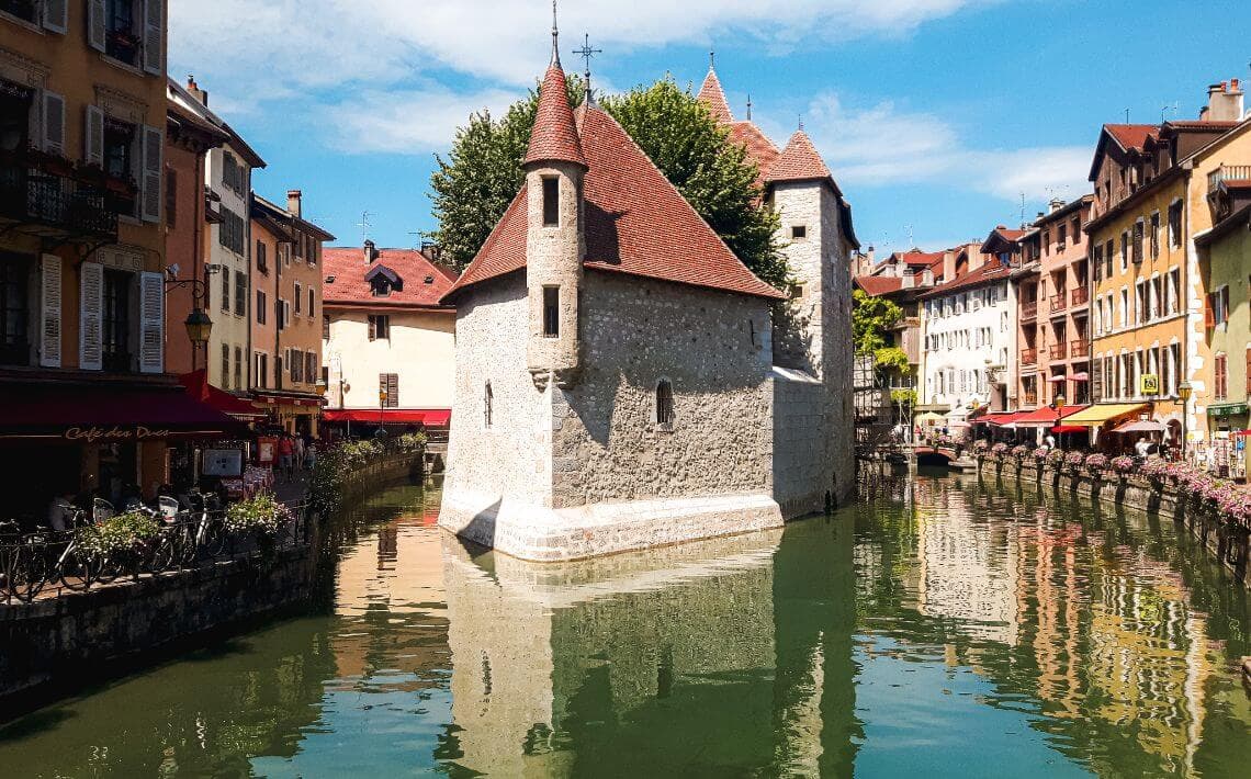 Lyon Airport to Annecy