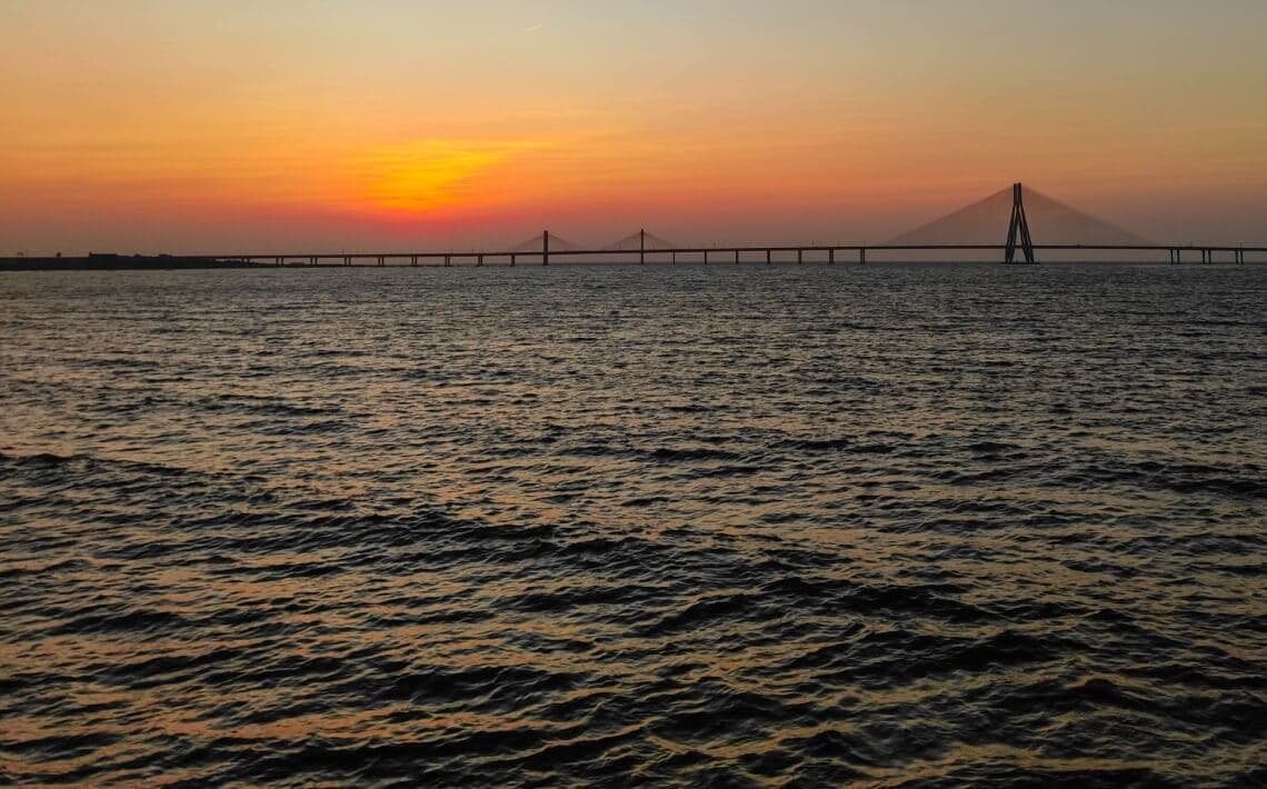 Mumbai Airport to Dadar