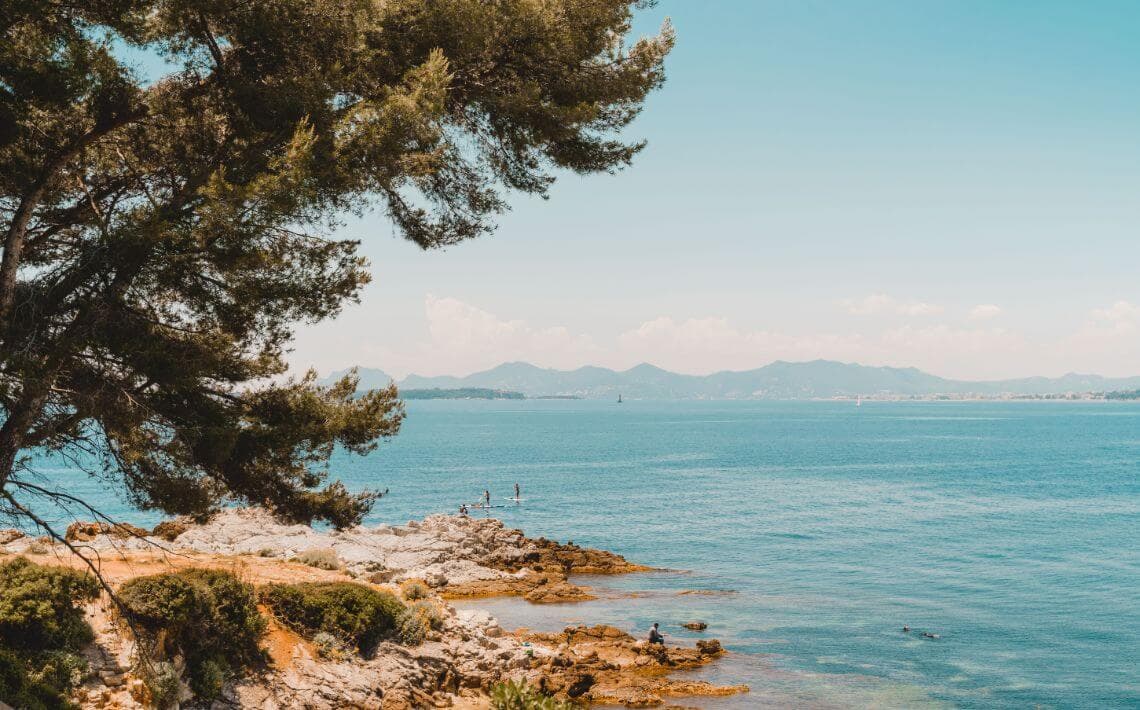 How to Get from Nice Airport to Antibes?