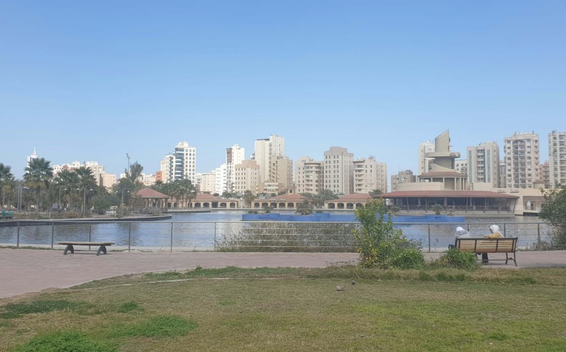 Kuwait Airport to Salmiya