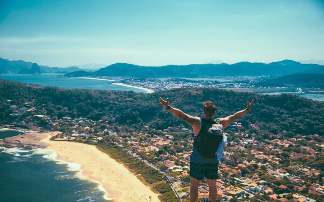 How to Save Money While Traveling? - Holiday Saving Tips