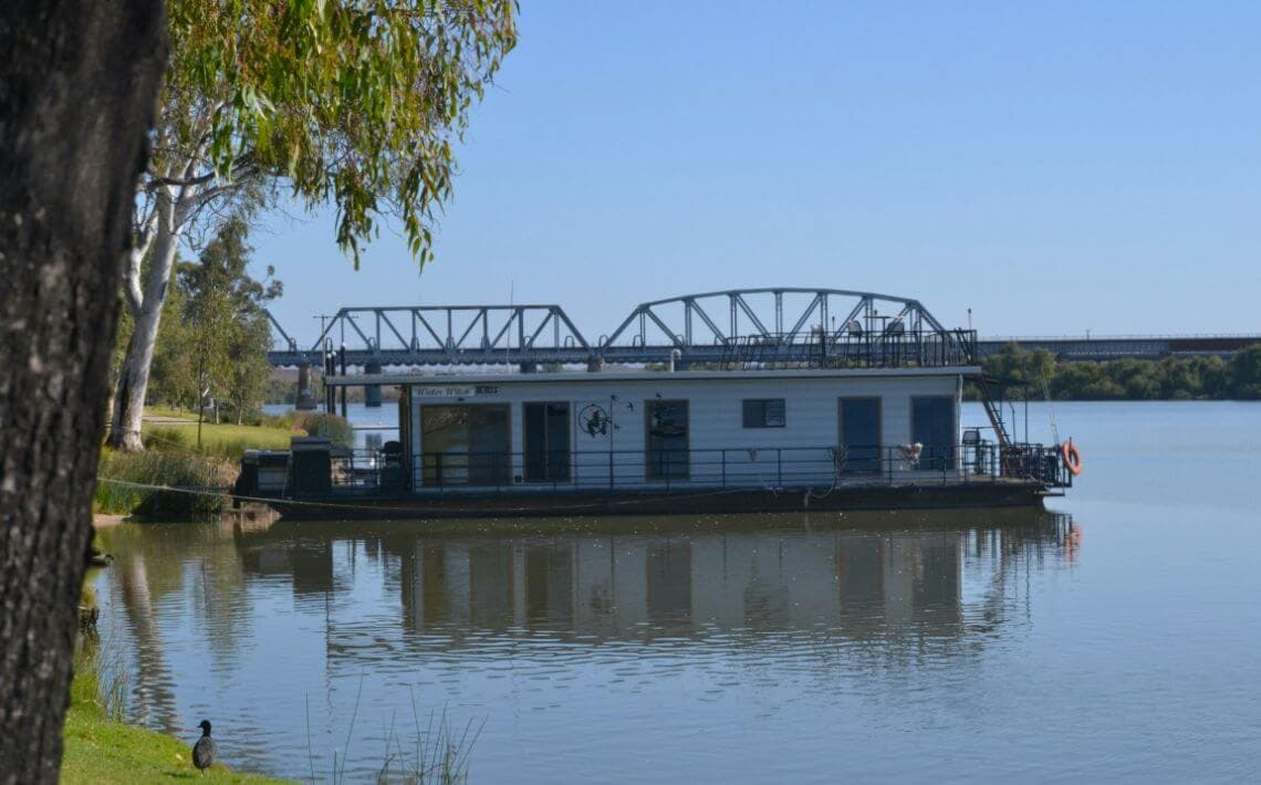 Adelaide Airport to Murray Bridge