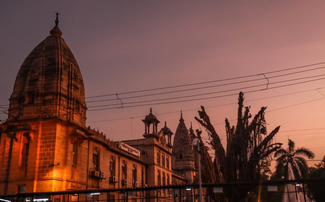 Ahmedabad Airport to Vadodara