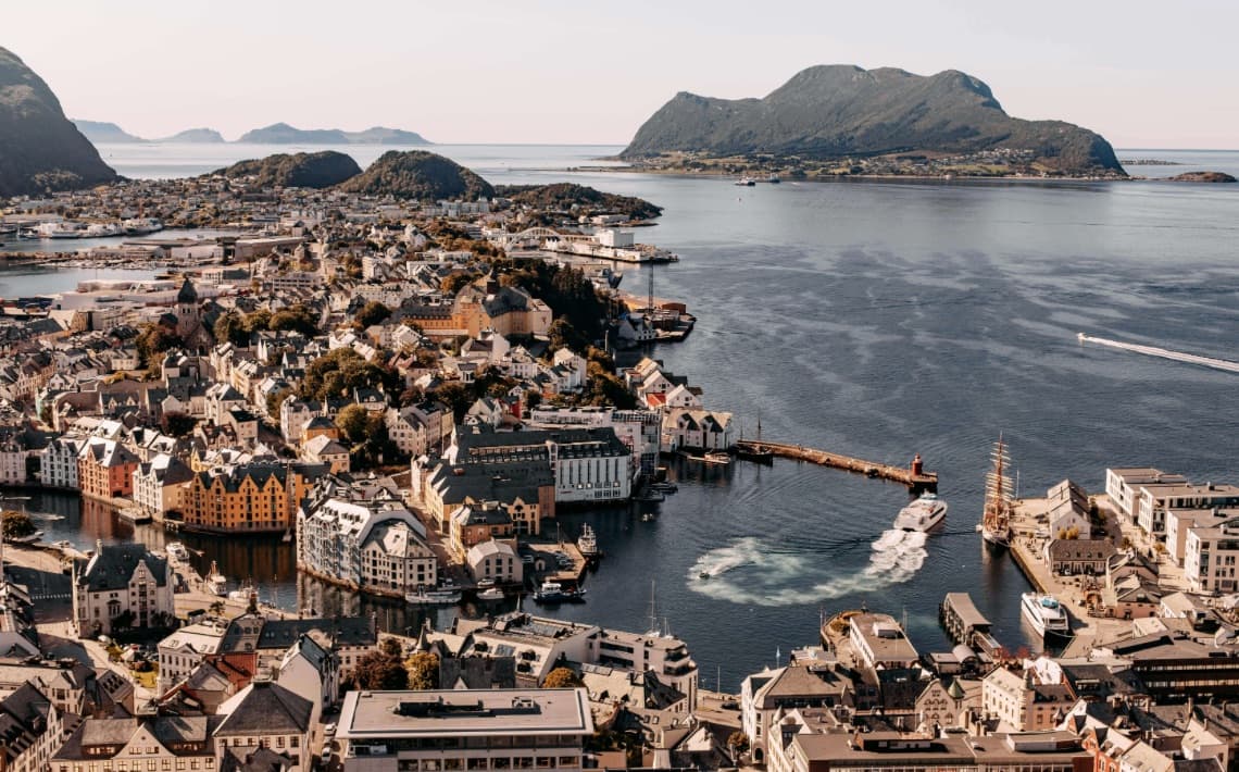 Alesund Airport to Cruise Port