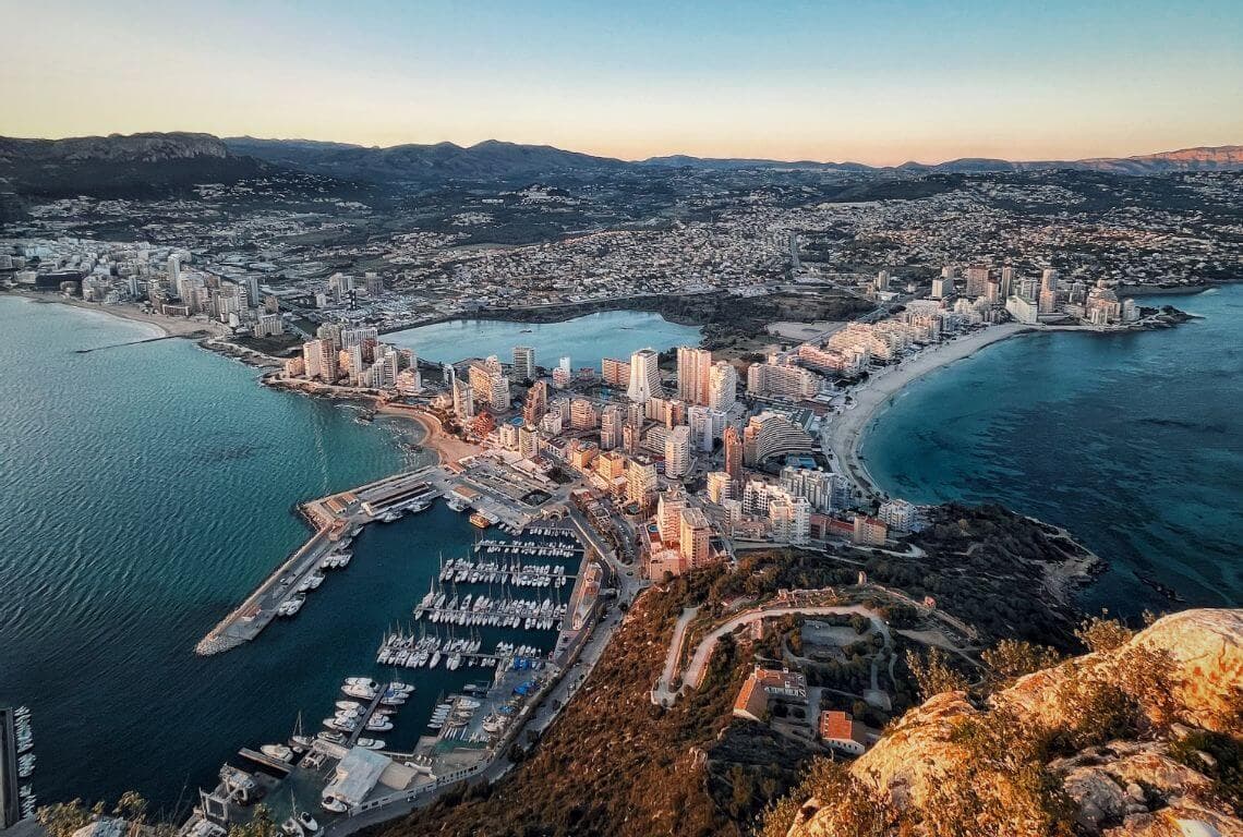 How to get from Alicante Airport to Calpe?