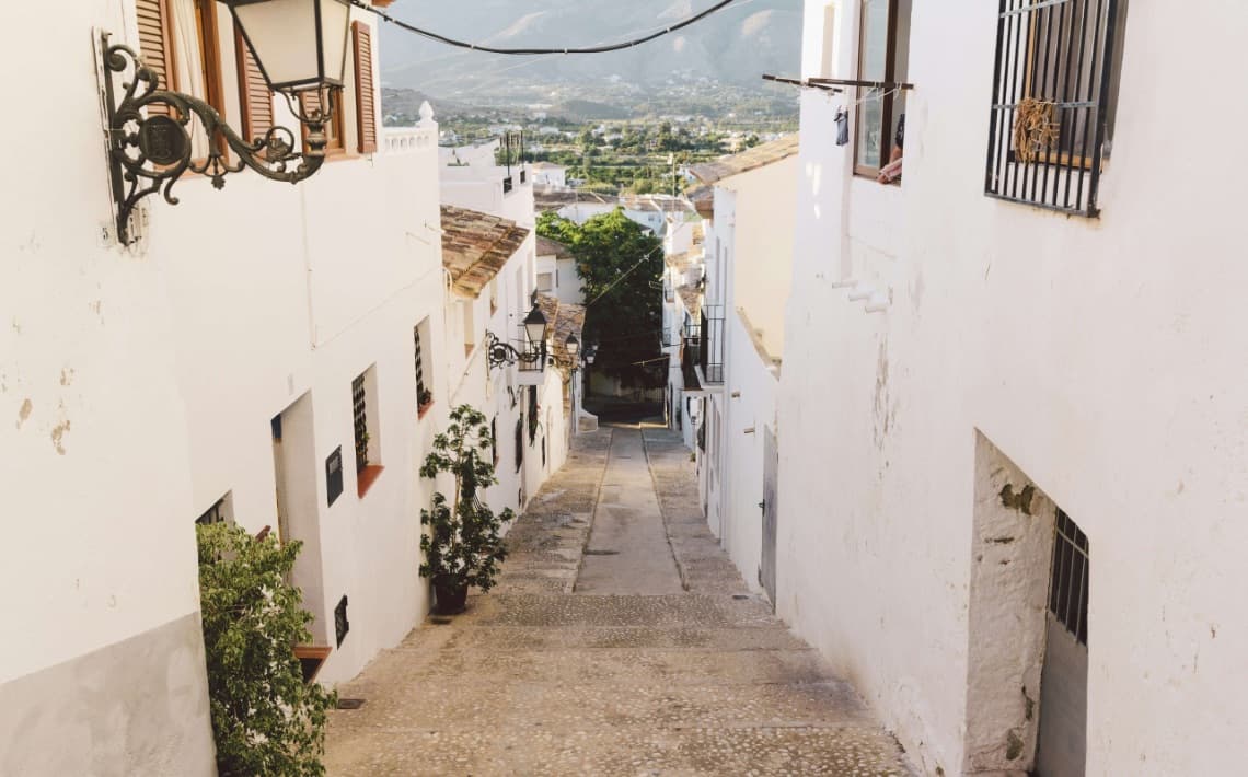 Alicante Airport to Altea