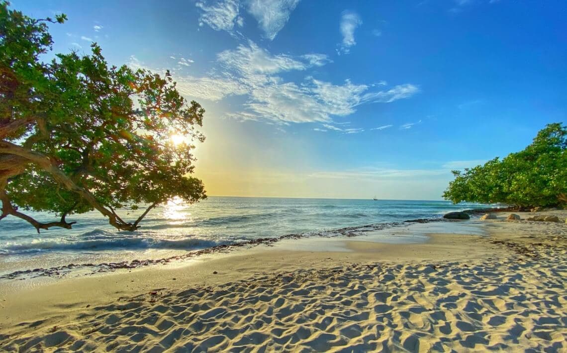 Aruba Airport to Eagle Beach