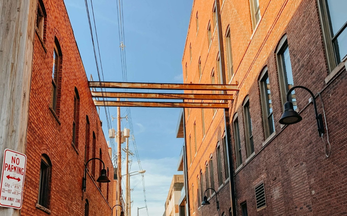 Bradley Airport to Springfield