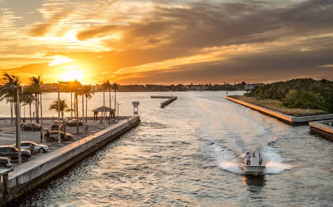 How to Get from the Car Service at Fort Lauderdale Airport?