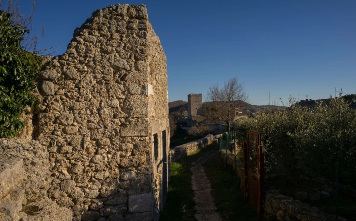 Charles de Gaulle Airport to Aeroville