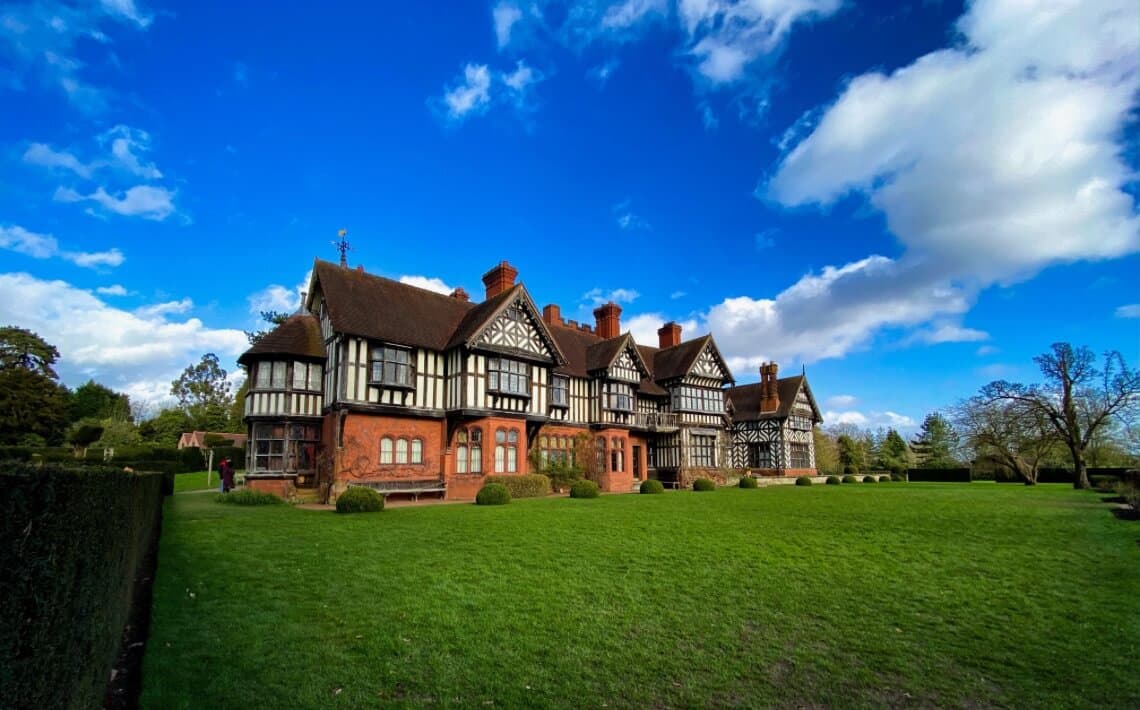 East Midlands Airport to Wolverhampton