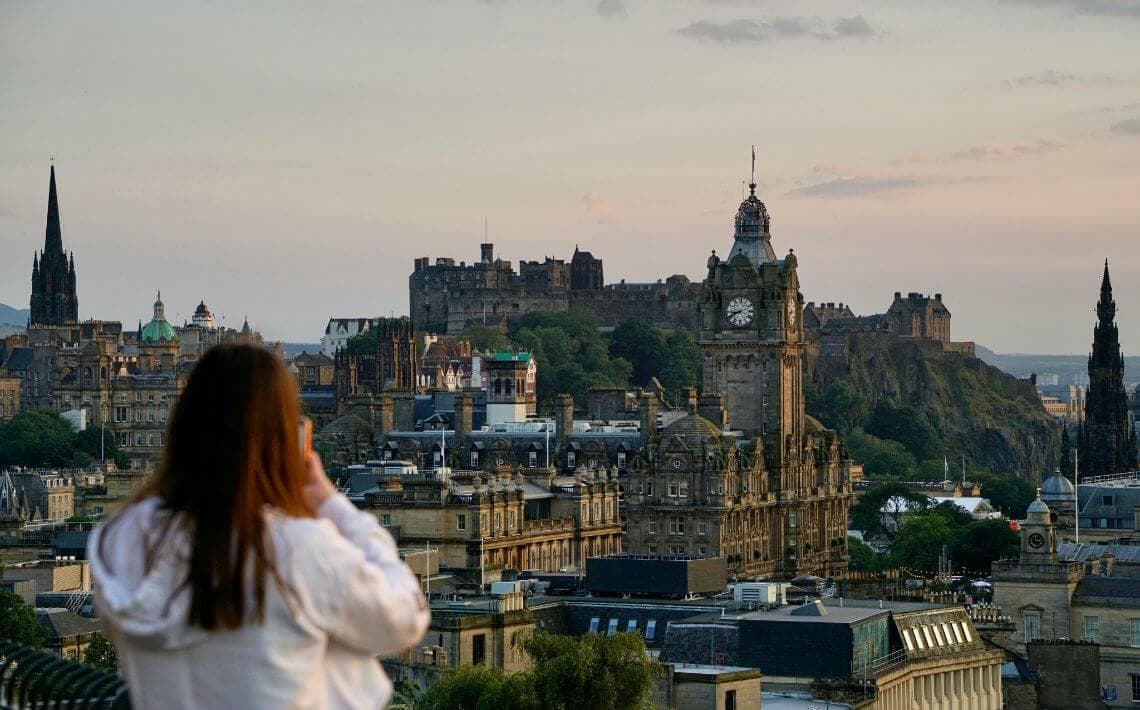 How to Get from Edinburgh to Newcastle Airport?