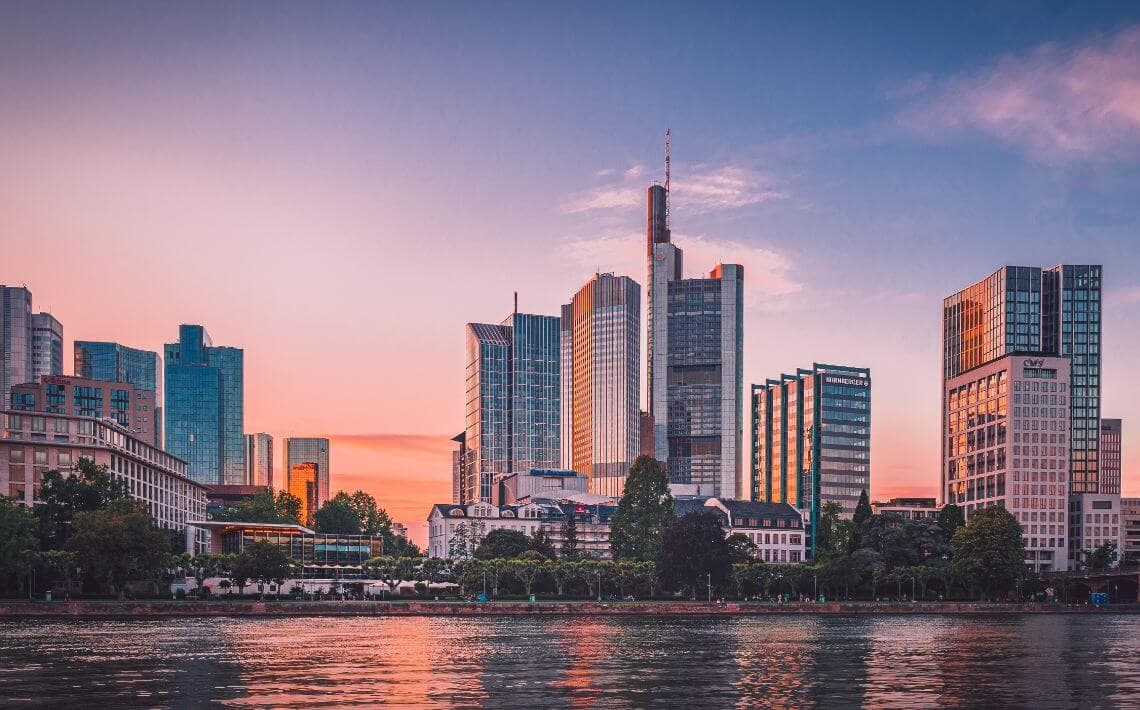 How to Get from Frankfurt Hahn Airport to Frankfurt City?