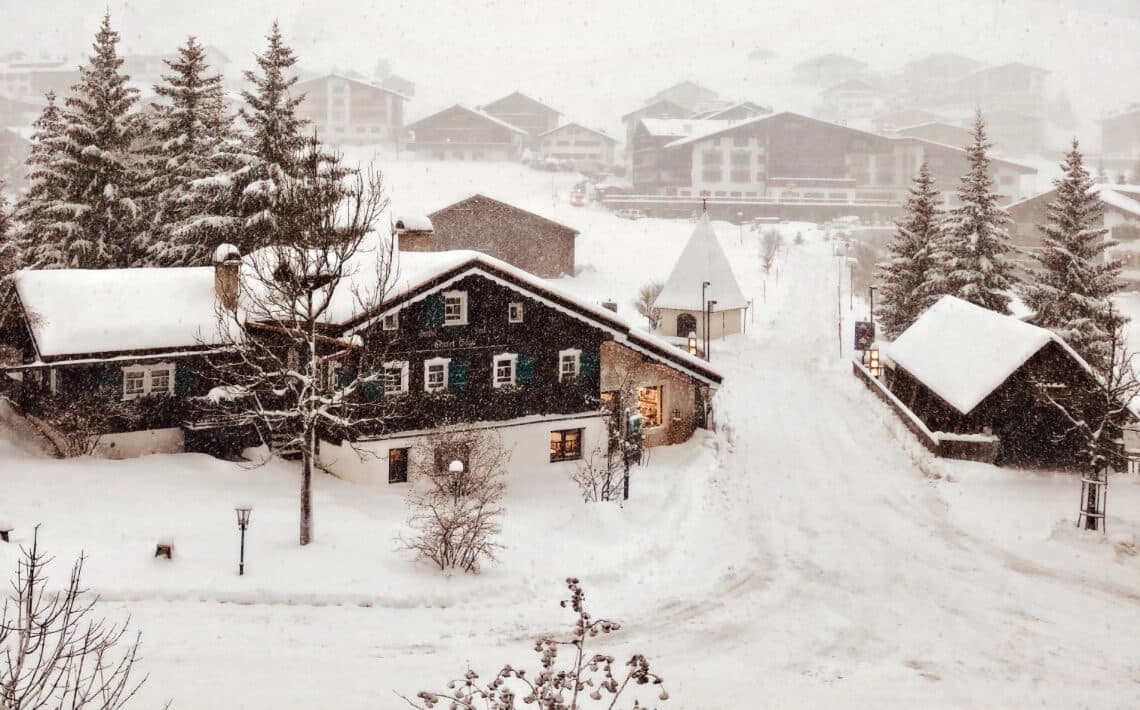 Friedrichshafen Airport to Lech