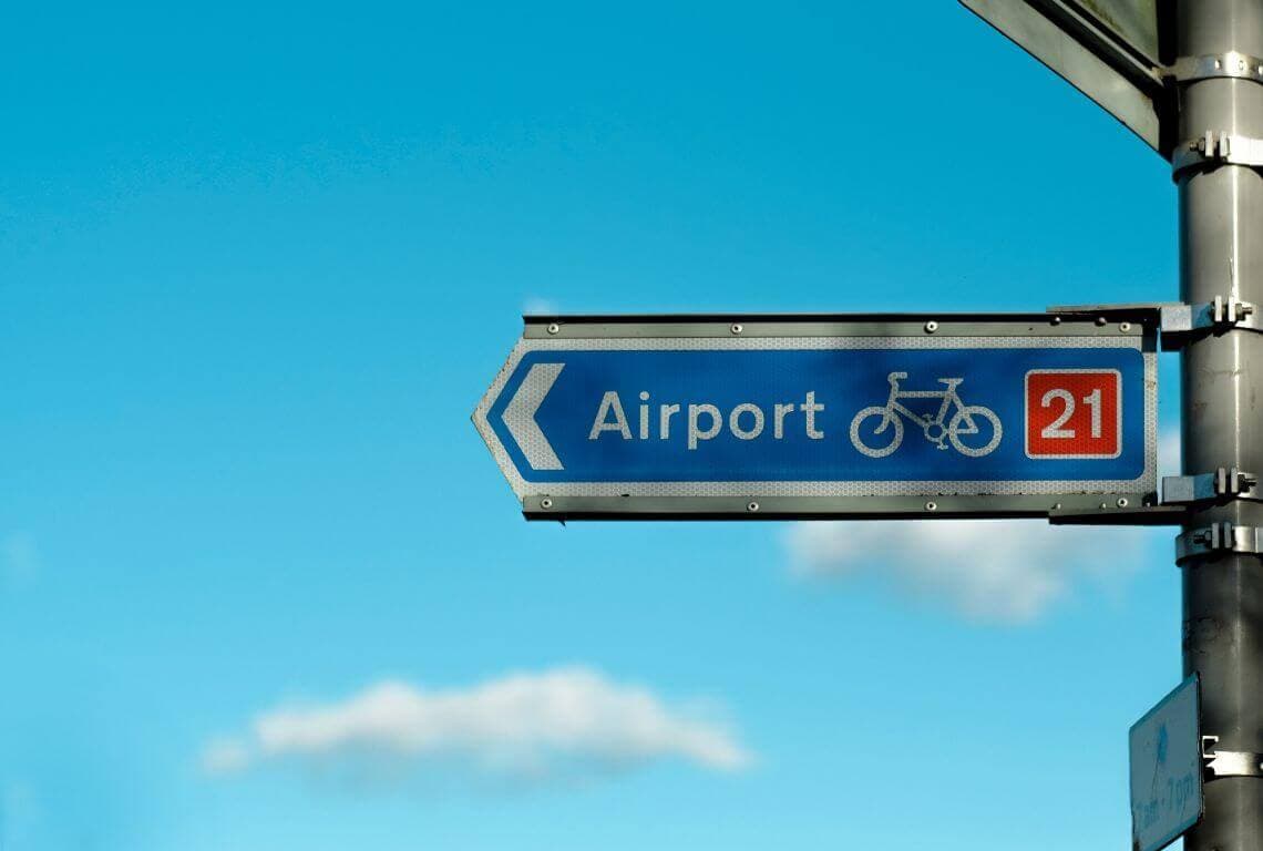 How to get from Gatwick Airport to Heathrow Airport?