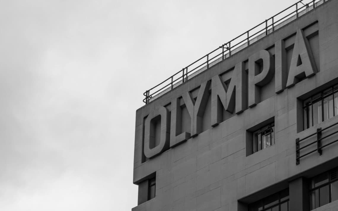 Gatwick Airport to Olympia London