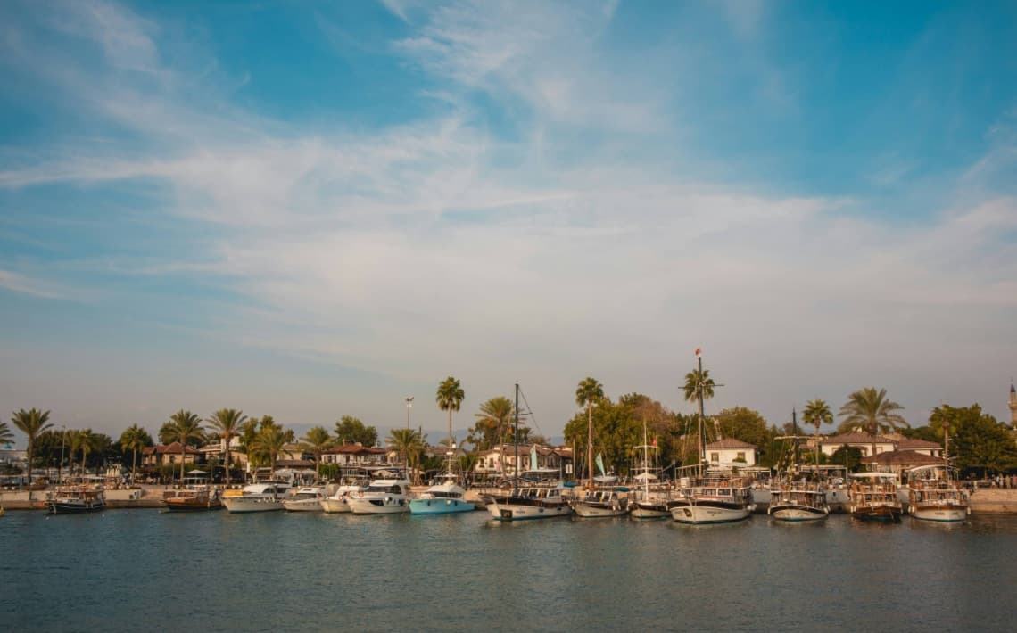 Gazipaşa-Alanya Airport to Side