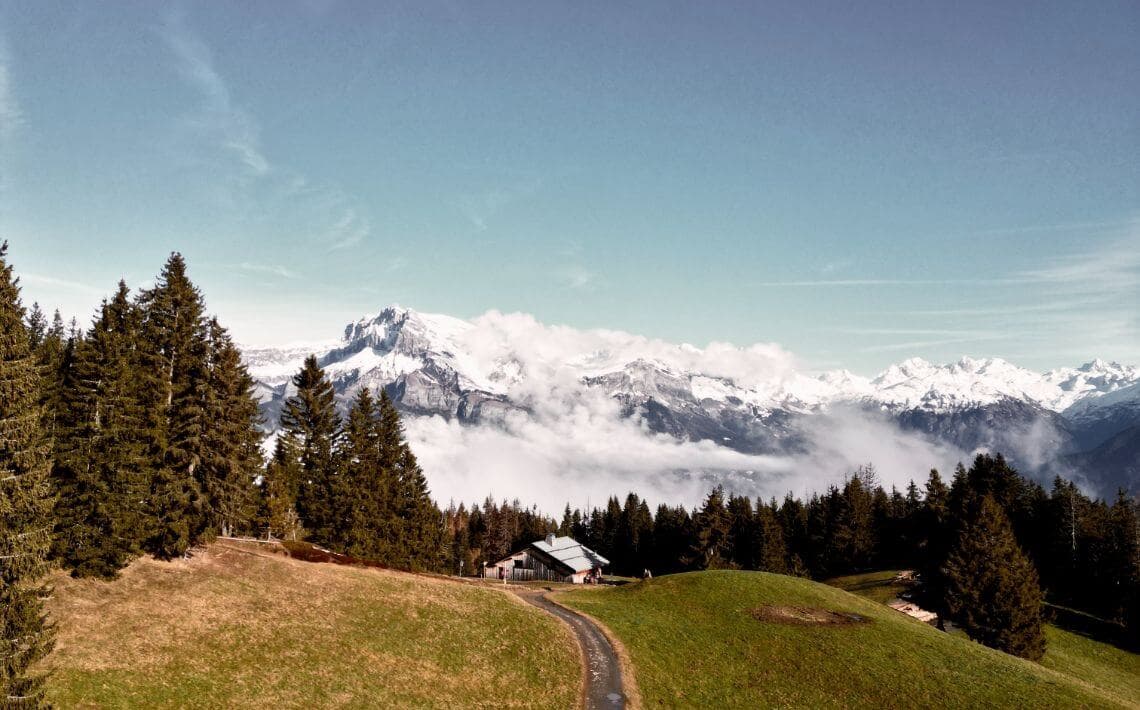 How to get from Geneva Airport to Megeve?