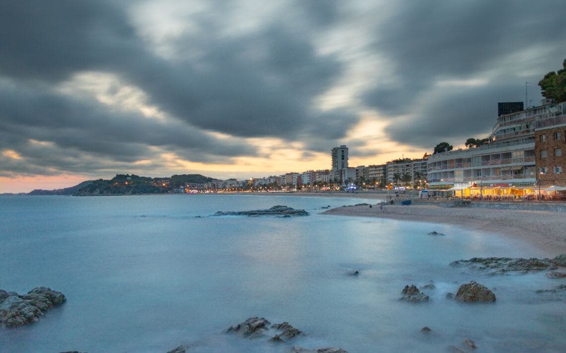 Wie kommt man vom Flughafen Girona nach Lloret de Mar?