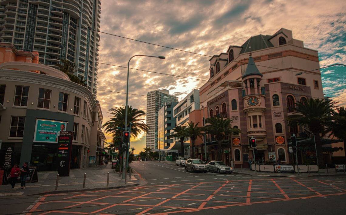 Gold Coast Airport Transfer to Surfers Paradise