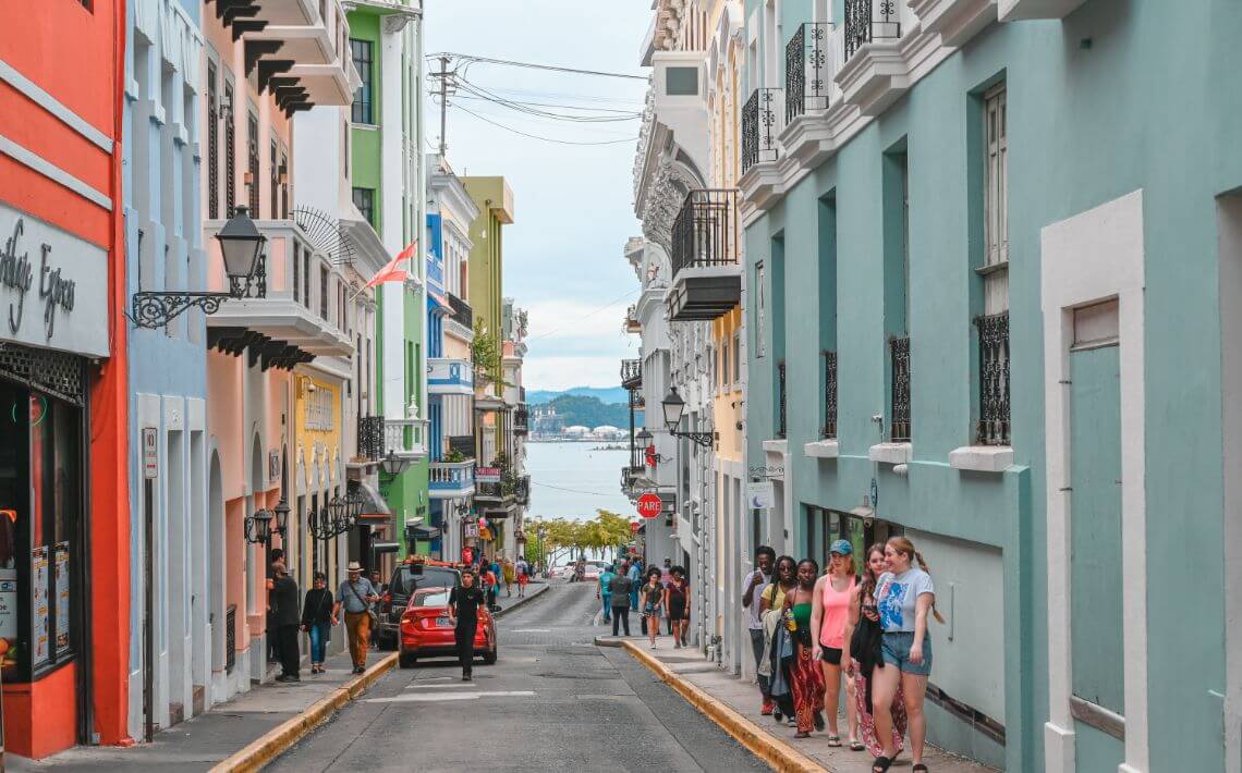 How to Get from Gran Canaria Airport to Puerto Rico?