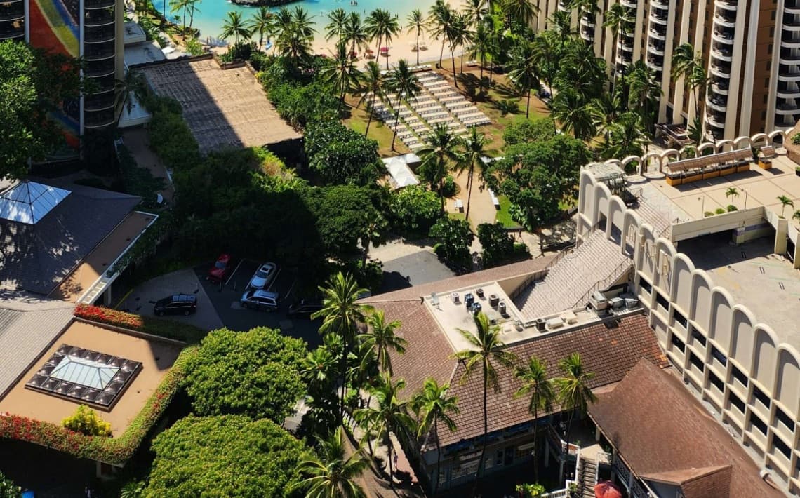 Hilton Hawaiian Village Hotel Transfers in Honolulu