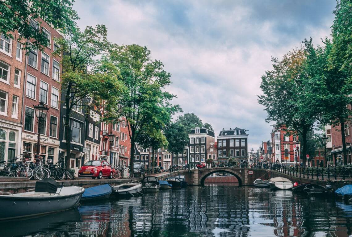 How to Get from Amsterdam Schiphol Airport to Amsterdam City Centre?