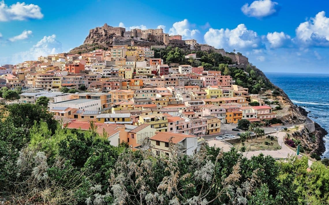 How to get to Baia Sardinia?