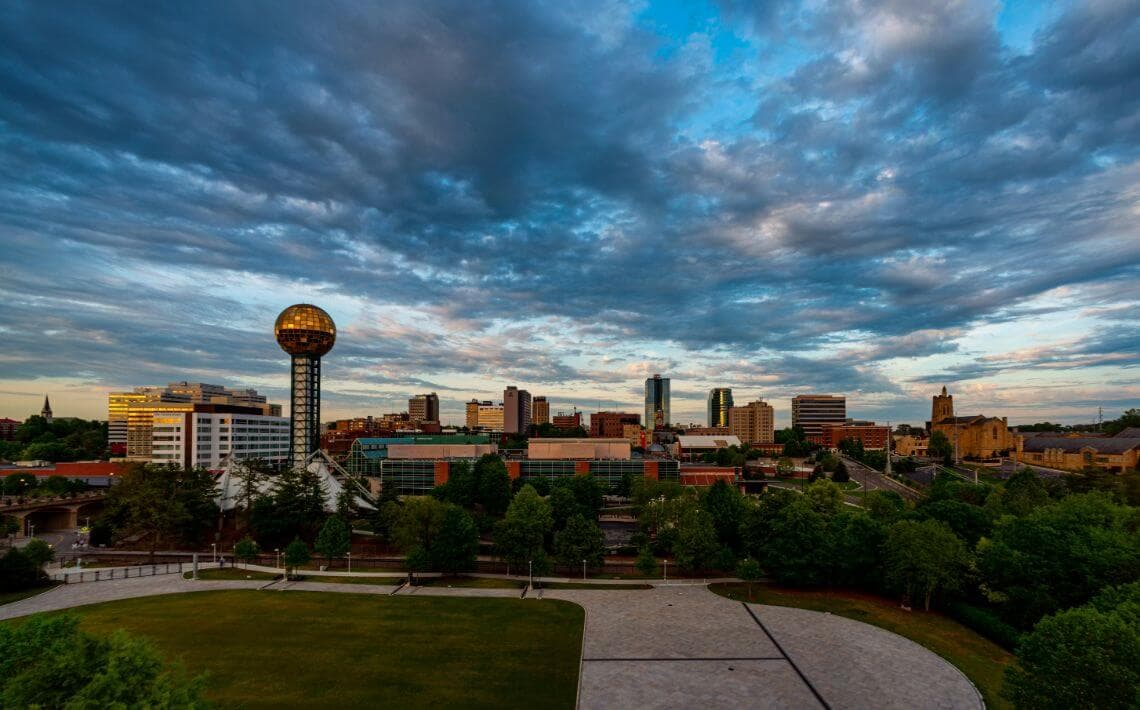 Knoxville McGhee Airport to Dollywood