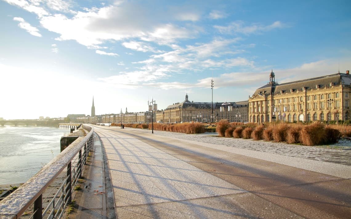 La Rochelle Airport to Bordeaux