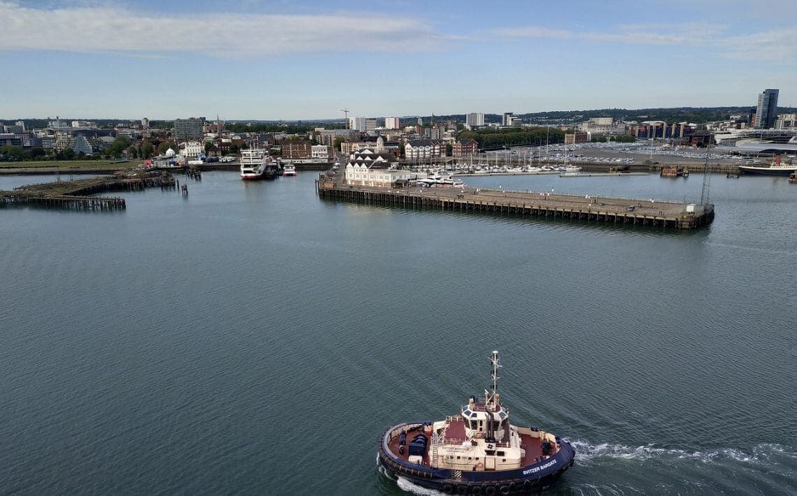 LaGuardia LGA Airport to The Hamptons