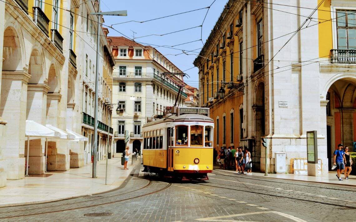 Lisbon Airport to Alameda