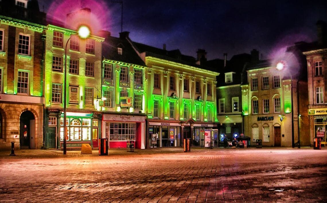 London Luton Airport to Northampton