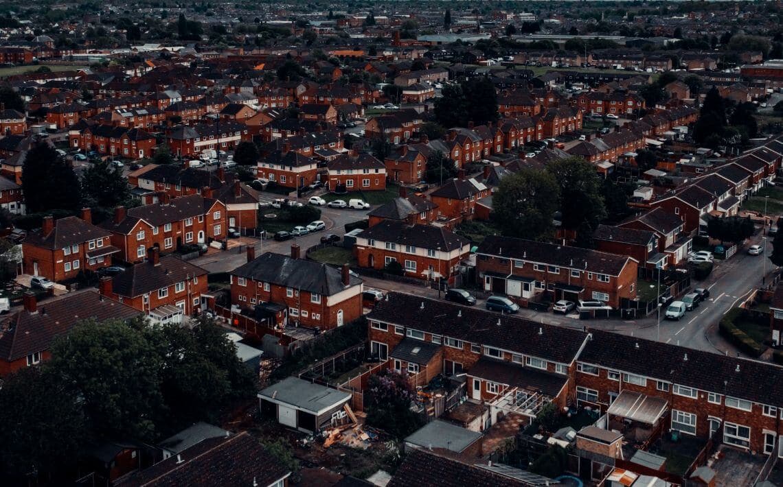 Luton Airport to Leicester