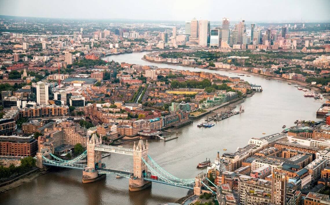 Luton Airport to Reading