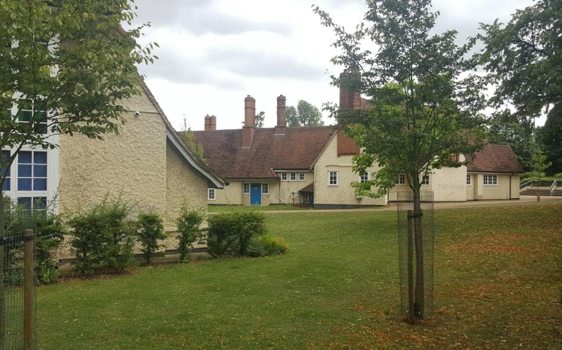 Luton Airport to University of Hertfordshire