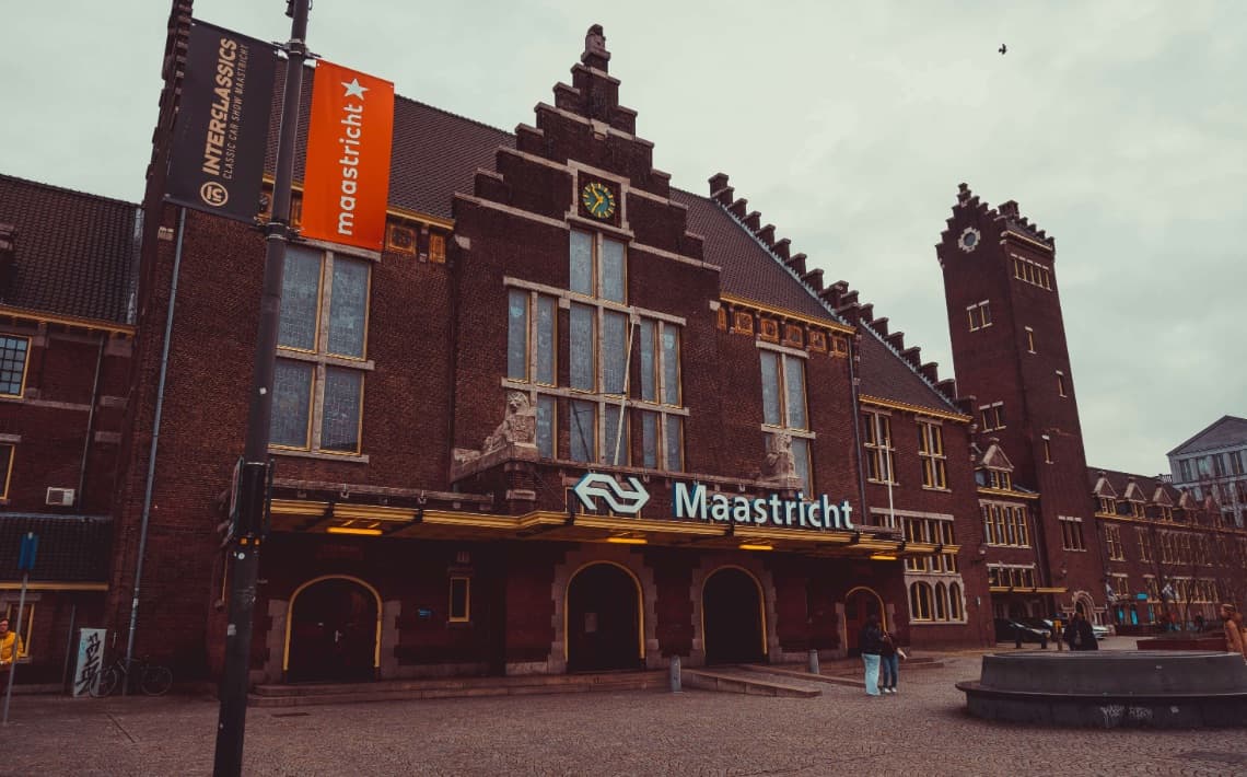 Maastricht Airport to Maastricht Train Station