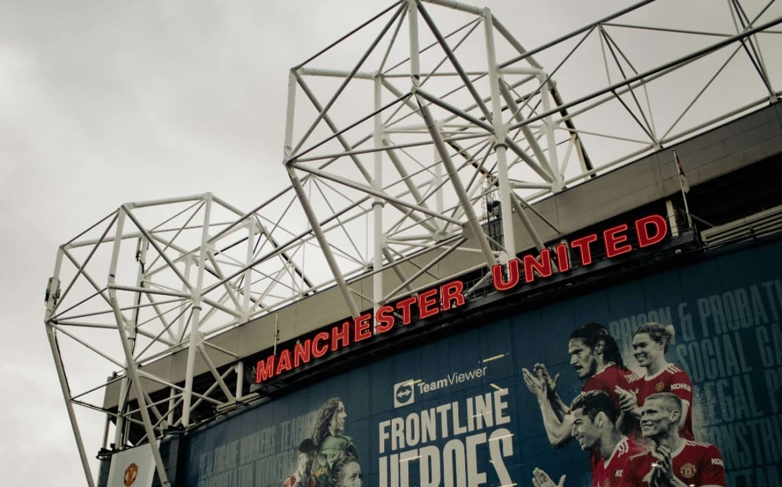 Manchester Airport to Stretford