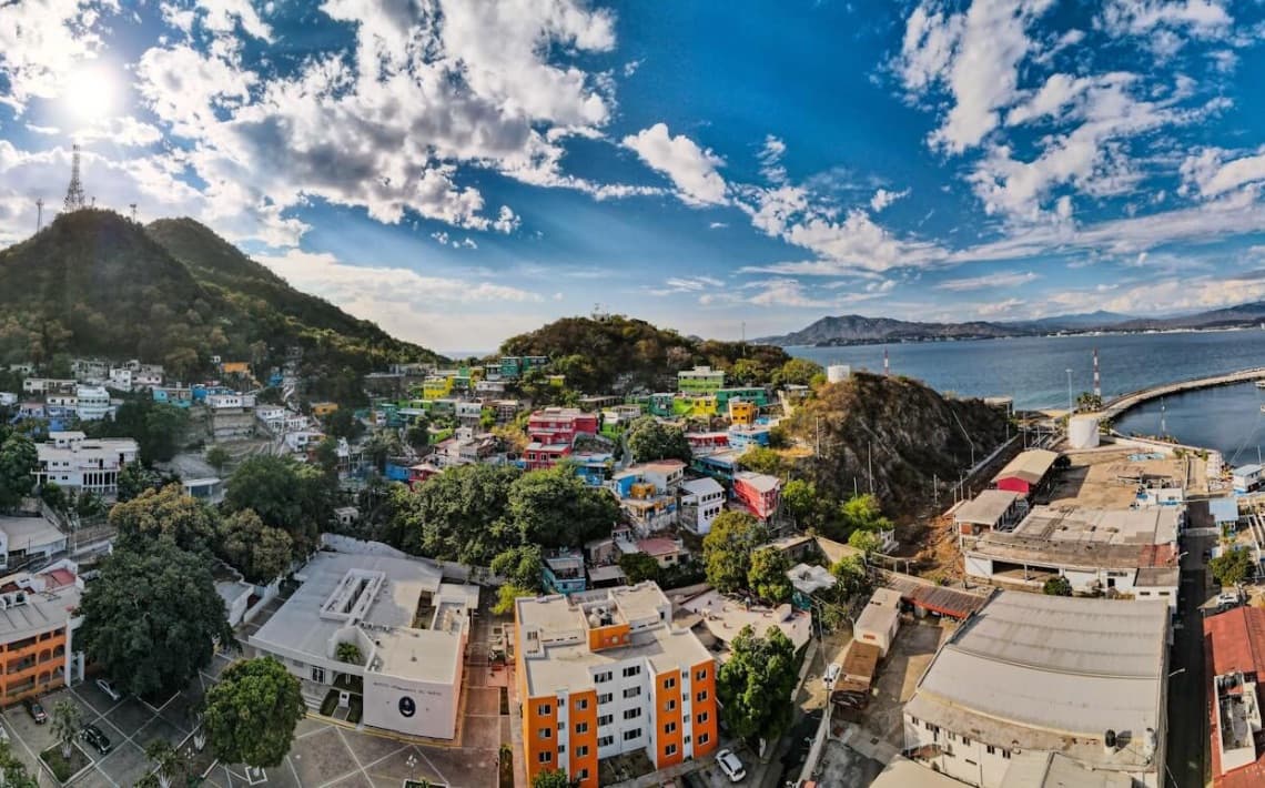 Manzanillo Airport to Colima