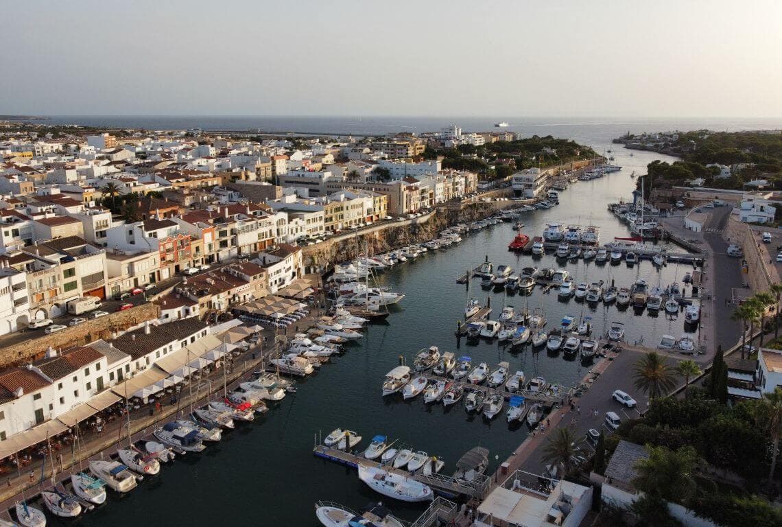How to get from Menorca Airport to Ciutadella?
