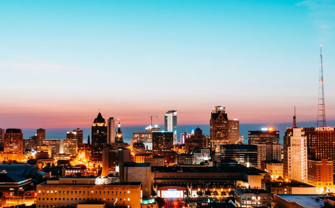 Milwaukee Airport to Green Bay