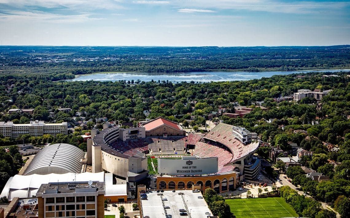 Milwaukee Airport to Kohler WI