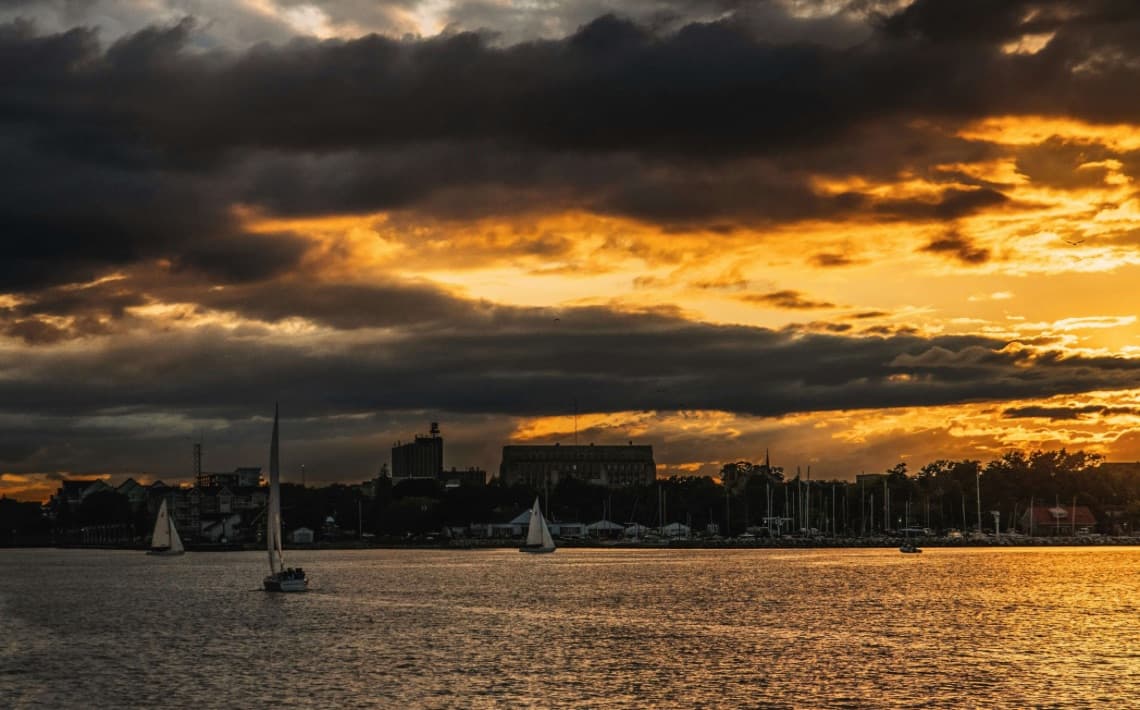 Milwaukee Airport to Sheboygan