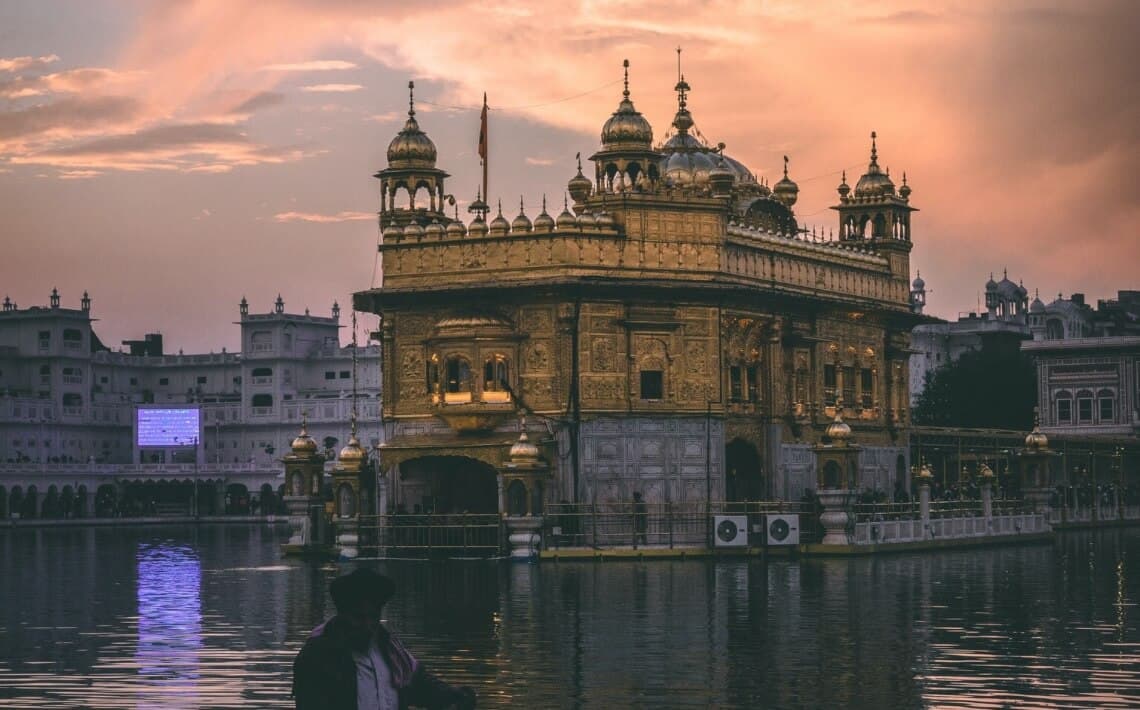 Mumbai Airport to Thane